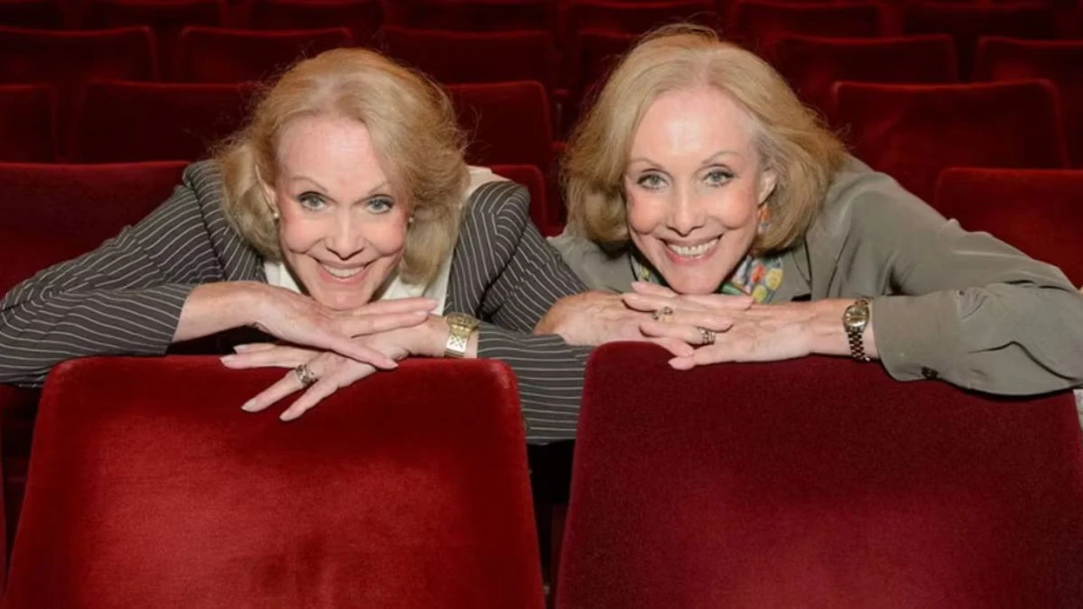 Le sorelle Kessler durante un'intervista televisiva