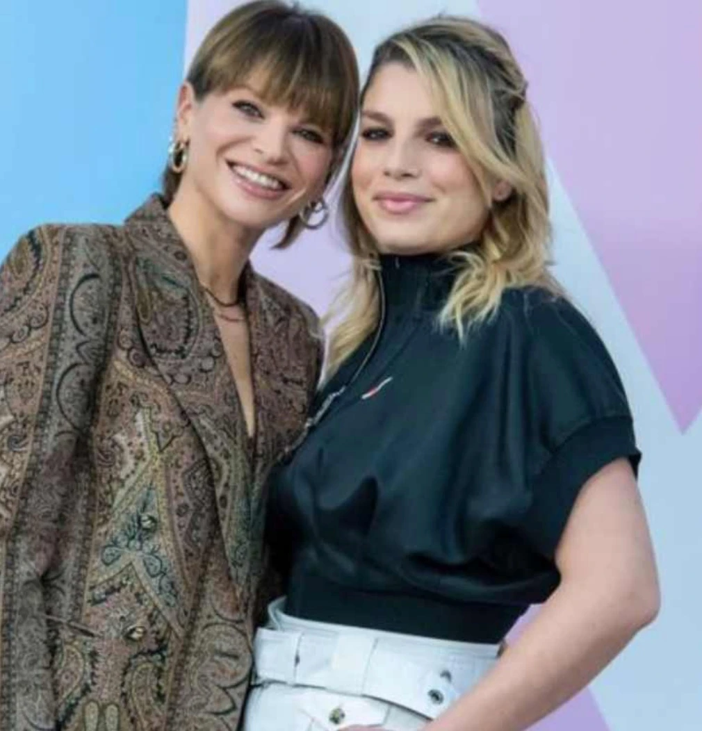 Alessandra Amoroso in primo piano