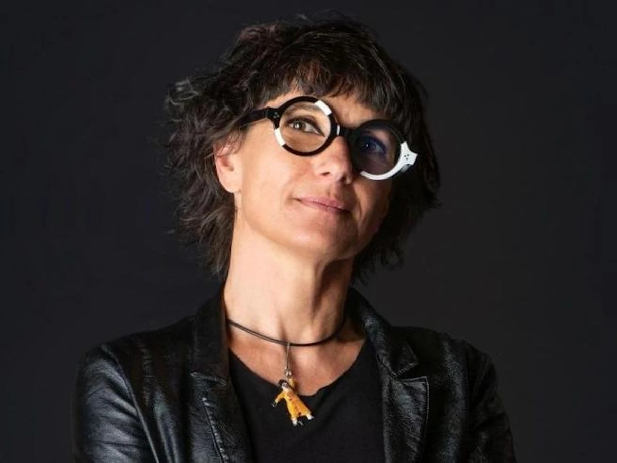 Anna Toscano in un reading letterario