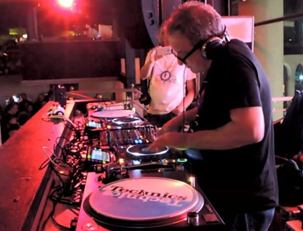 Ritratto di Dj Mozart in bianco e nero