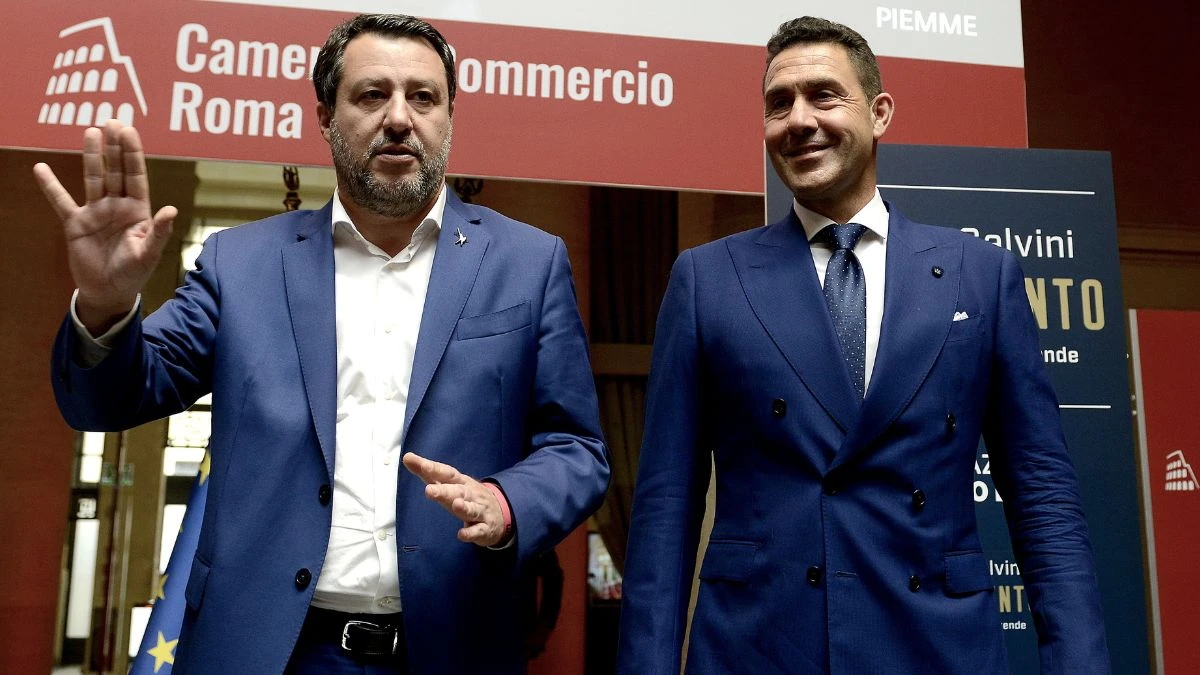 Roberto Vannacci e Matteo Salvini durante un incontro politico