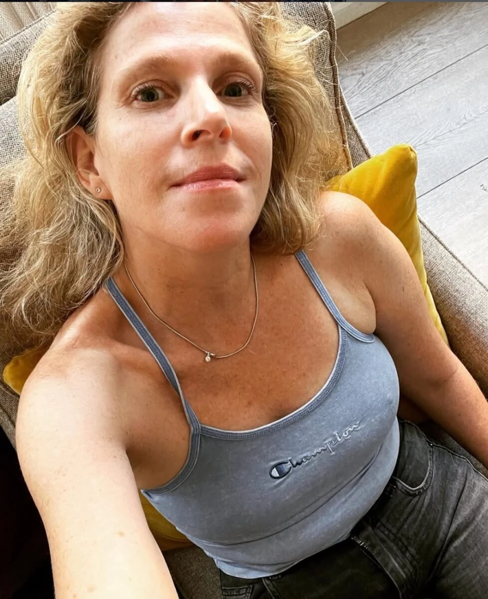 La produttrice al lavoro sul set