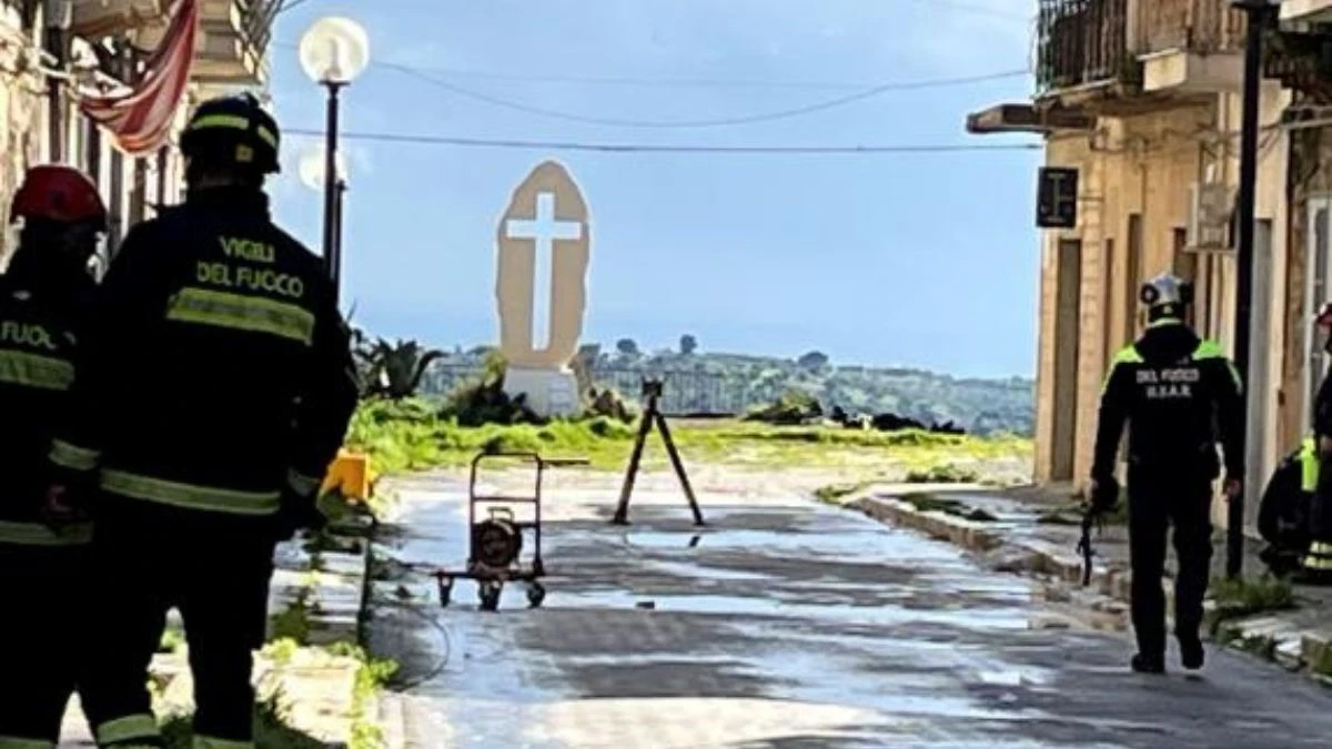 Crollo croce frana Niscemi