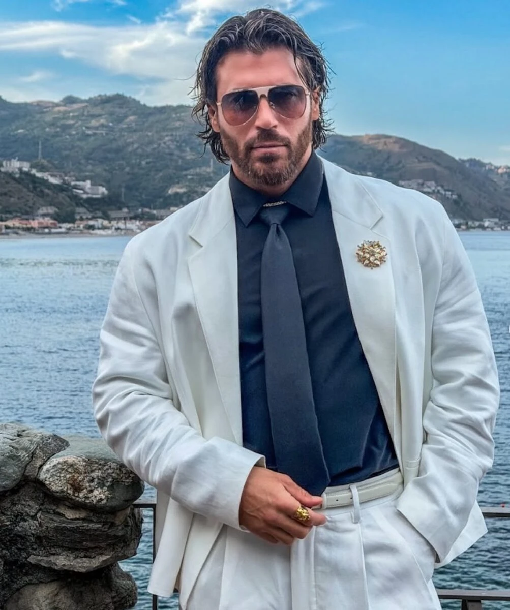 Can Yaman durante un evento pubblico