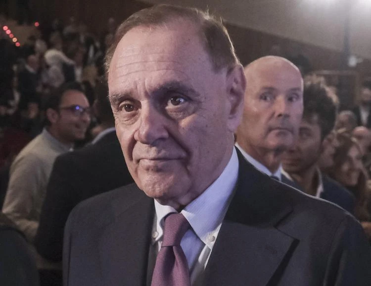 Primo piano del sindaco Clemente Mastella