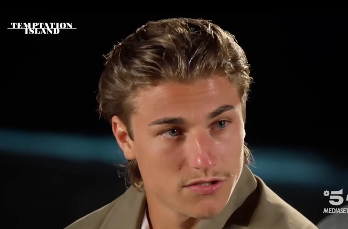 Gabriele Govoni e Sara Palumbieri durante Temptation Island