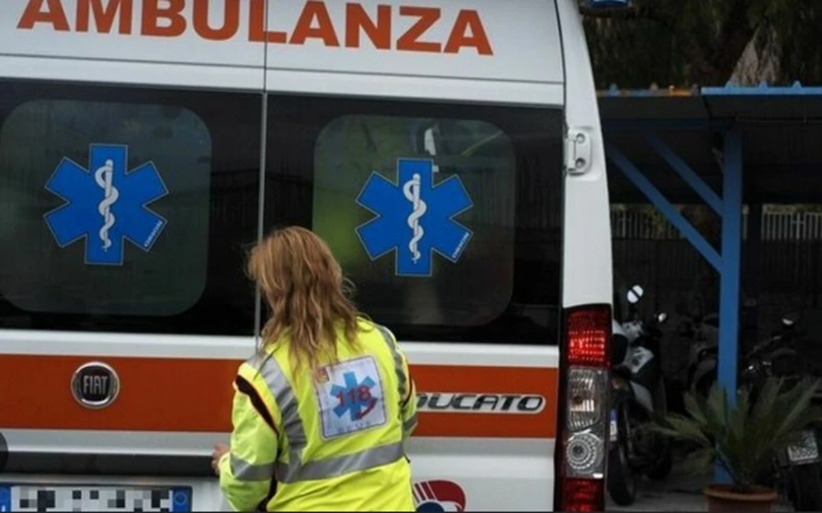 Ambulanza del 118 utilizzata per i soccorsi dopo il cenone di Capodanno
